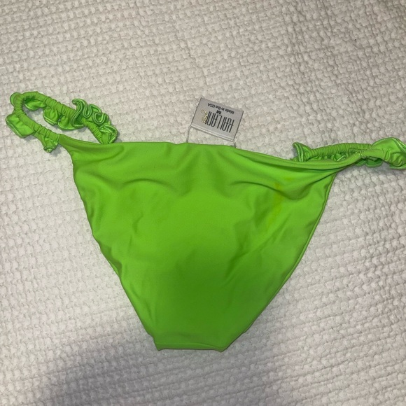 KaiLani green ruffle bikini bottom size M - Picture 3 of 3